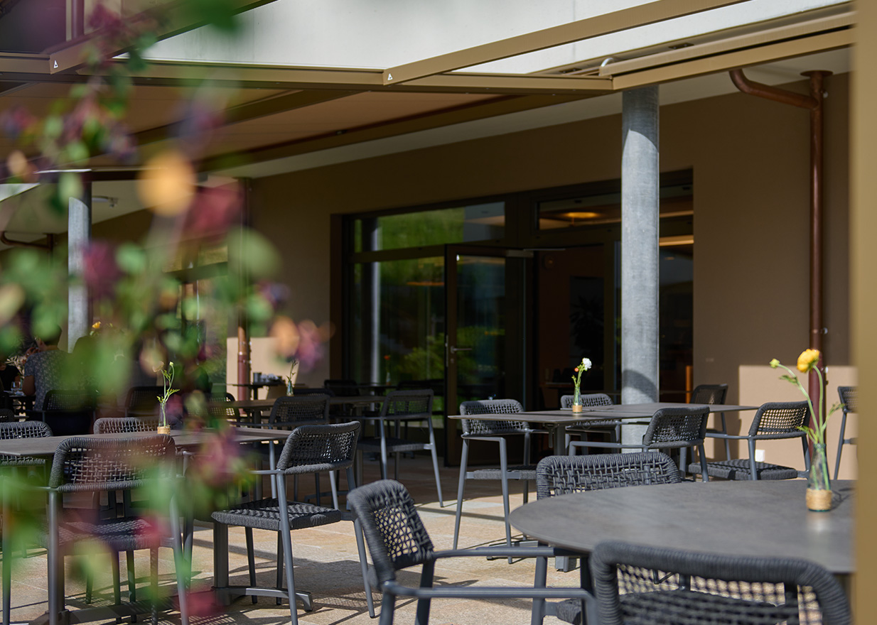 Le Clou Terasse im Sommer